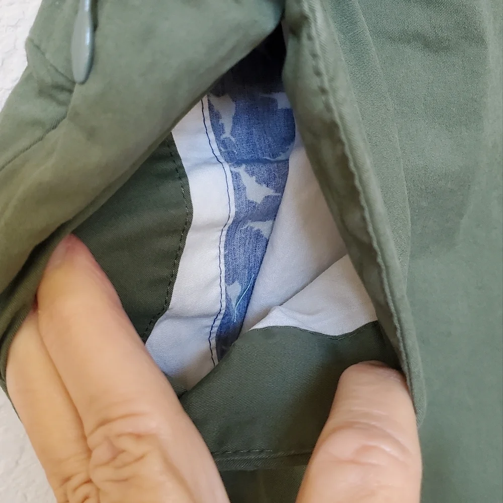 Tommy Bahama Men's Olive Color Shorts. Size XXL